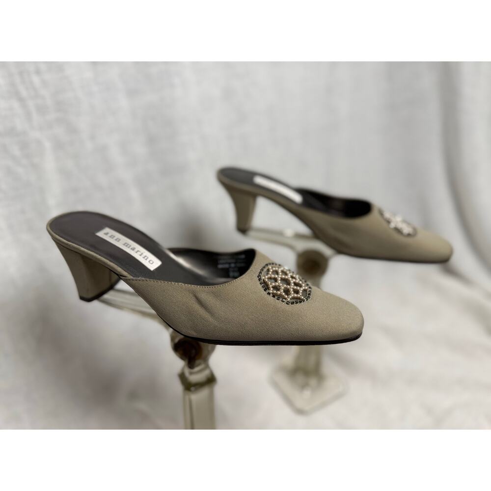 Vintage Y2K Ann Marino Gorgeous Taupe Silky Beaded Mules 
Size 7